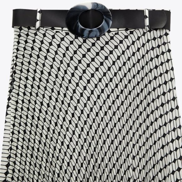 ZARA PLEATED MIDI SKIRT. NWT. XS - Picture 3 of 7